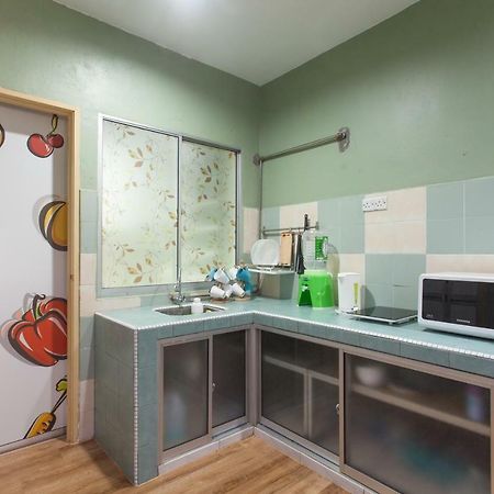 Gunung View Homestay 10 To 12 Pax Near Sunway Tambun อิโปห์ ภายนอก รูปภาพ