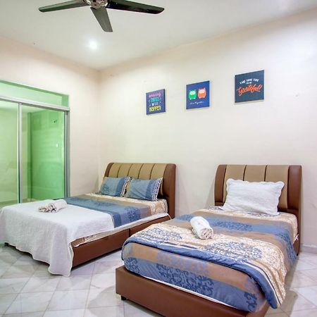 Gunung View Homestay 10 To 12 Pax Near Sunway Tambun อิโปห์ ภายนอก รูปภาพ