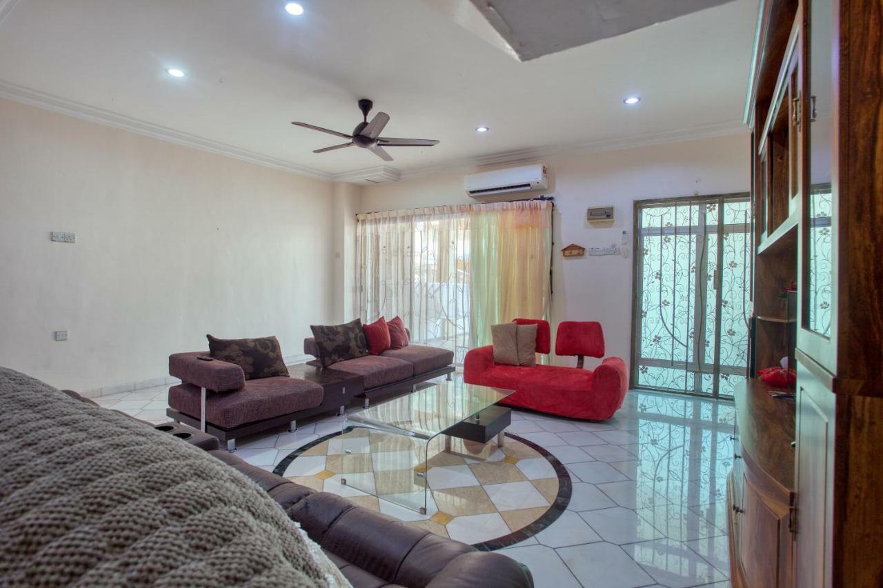 Gunung View Homestay 10 To 12 Pax Near Sunway Tambun อิโปห์ ภายนอก รูปภาพ