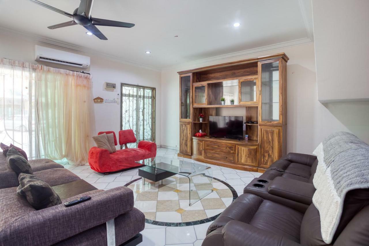 Gunung View Homestay 10 To 12 Pax Near Sunway Tambun อิโปห์ ภายนอก รูปภาพ
