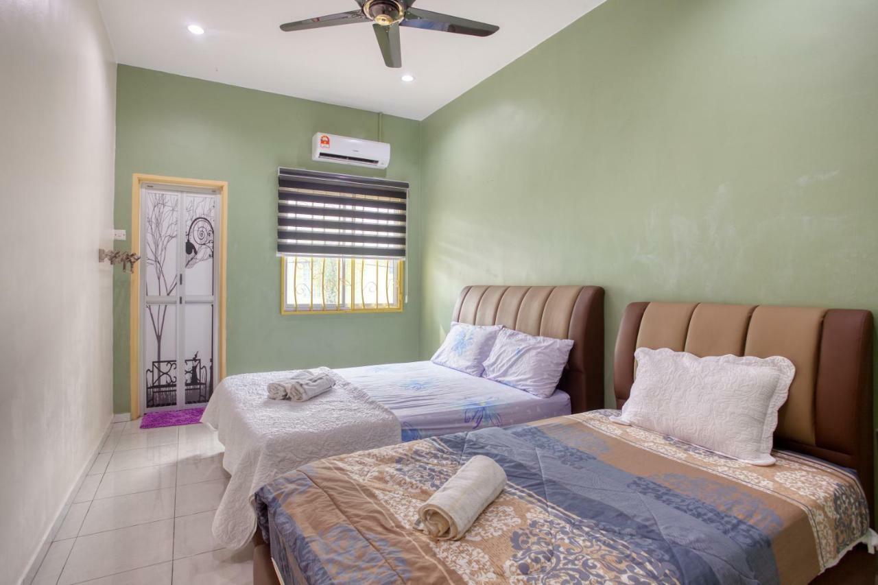 Gunung View Homestay 10 To 12 Pax Near Sunway Tambun อิโปห์ ภายนอก รูปภาพ