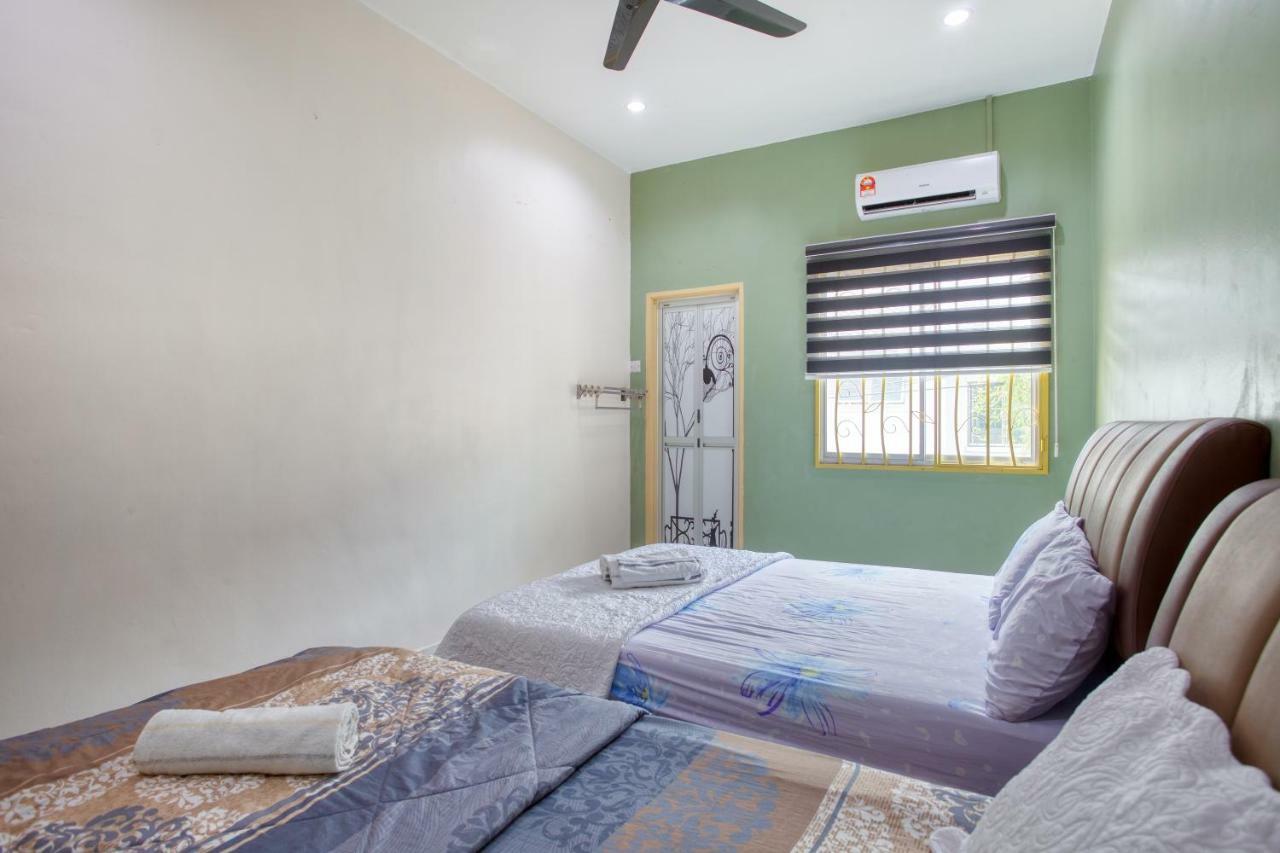 Gunung View Homestay 10 To 12 Pax Near Sunway Tambun อิโปห์ ภายนอก รูปภาพ