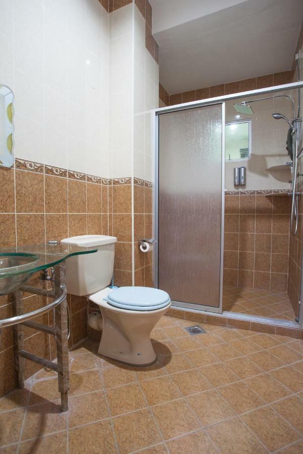 Gunung View Homestay 10 To 12 Pax Near Sunway Tambun อิโปห์ ภายนอก รูปภาพ